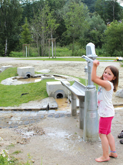 Neusäß/ Hammel: Wasserspielplatz