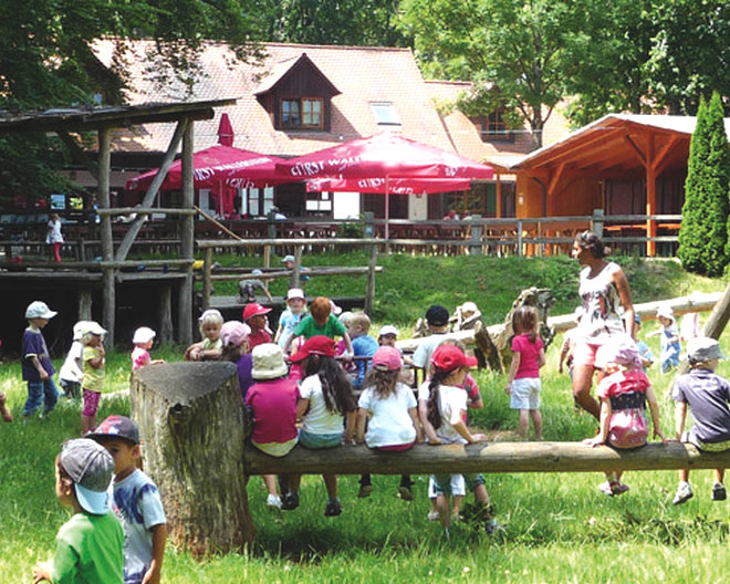 Harburg: Spielplatz an der Waldschänke
