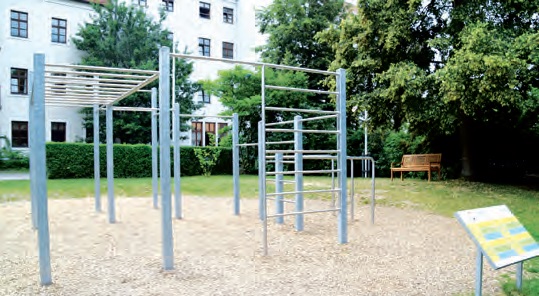 Augsburg: Eltern-Kind-Fit in der Calisthenics-Anlage