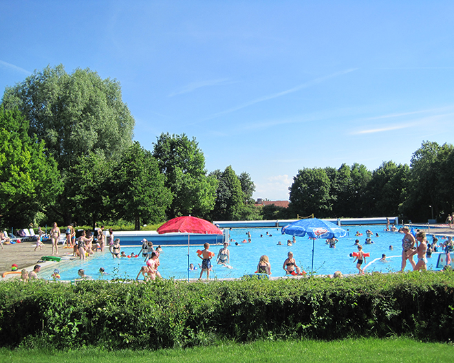 Thaining: Sommerbad