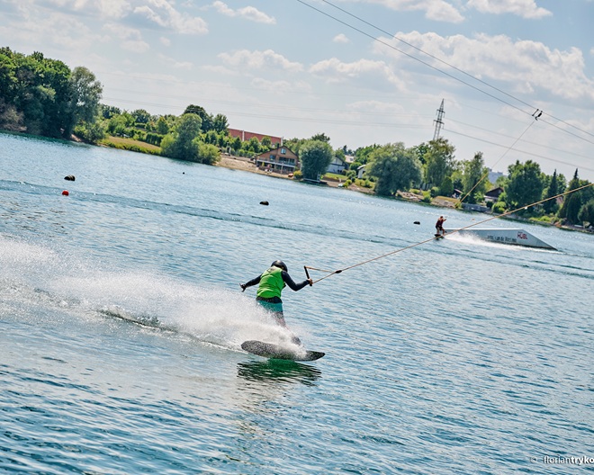 Friedberg: Wakeboard- und Wasserski Chill & Wake