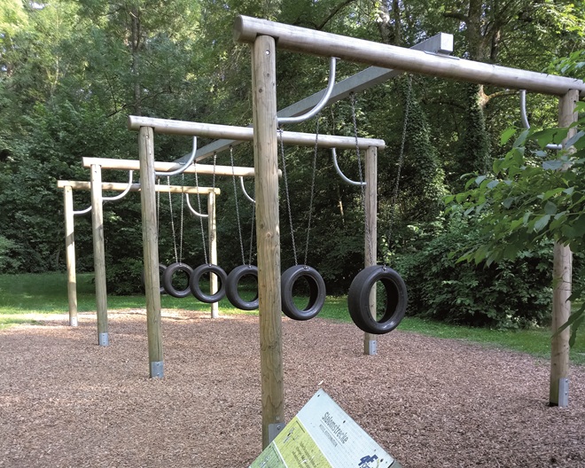 Augsburg: Spielplatz und Fitnessparcours Kuhsee