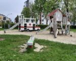 Königsbrunn: Spielplatz Krankenwagen