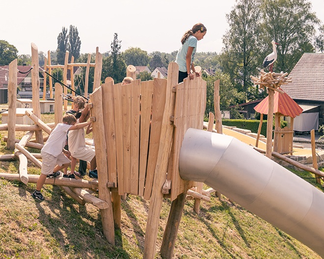 Höchstädt: Spielplatz am Kulturschloss